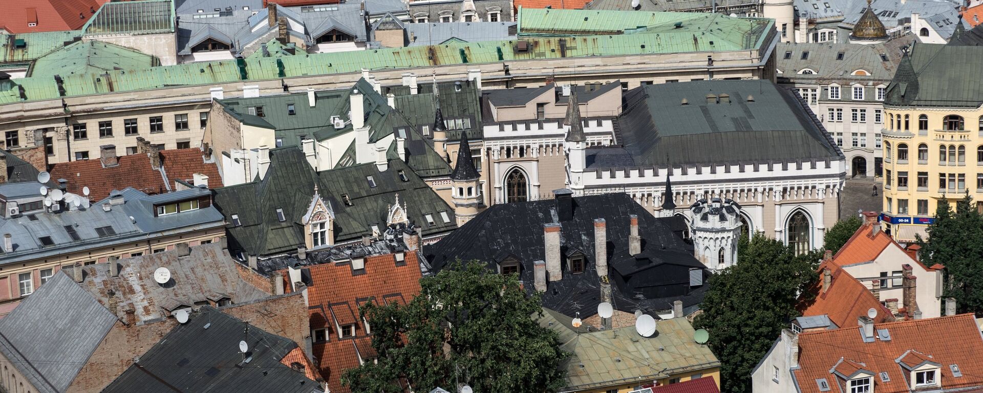 Крыши старого города в Риге в Латвии - Sputnik Латвия, 1920, 12.07.2020