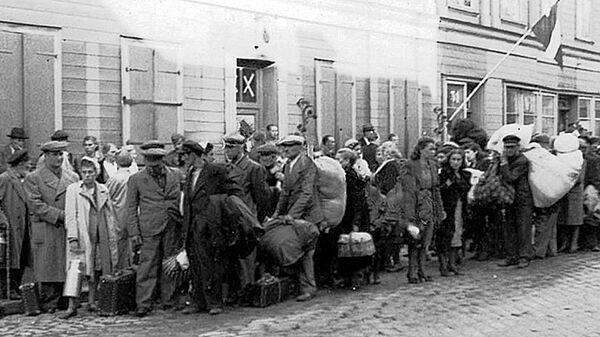 Беженцы, не успевшие эвакуироваться и возвращенные пятой колонной в оккупированную Ригу. Июль 1941 года Беженцы, не успевшие эвакуироваться и возвращенные пятой колонной в оккупированную Ригу. Июль 1941 года - Sputnik Latvija