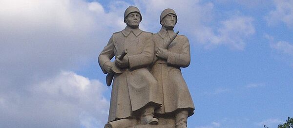 Памятник воинам Советской Армии и Войска Польского, Польша Памятник воинам Советской Армии и Войска Польского, Польша - Sputnik Латвия