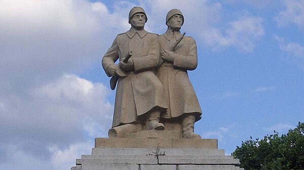 Памятник воинам Советской Армии и Войска Польского в Слубице, Польша - Sputnik Латвия