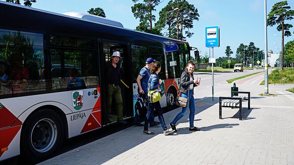 Остановка Улица Лазаретас на которой видеокамера автобуса зафиксировала Ваню Остановка Улица Лазаретас на которой видеокамера автобуса зафиксировала Ваню - Sputnik Латвия