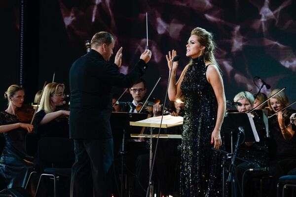 Выступление Кристине Ополайс на фестивале Лайма. Рандеву. Юрмала Выступление Кристине Ополайс на фестивале Лайма. Рандеву. Юрмала - Sputnik Латвия