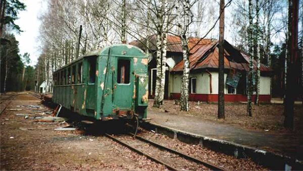 Остатки подвижного состава на станции Яуниешу (Комъяуниешу) - Sputnik Латвия