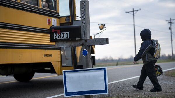 Школьный автобус в США - Sputnik Latvija