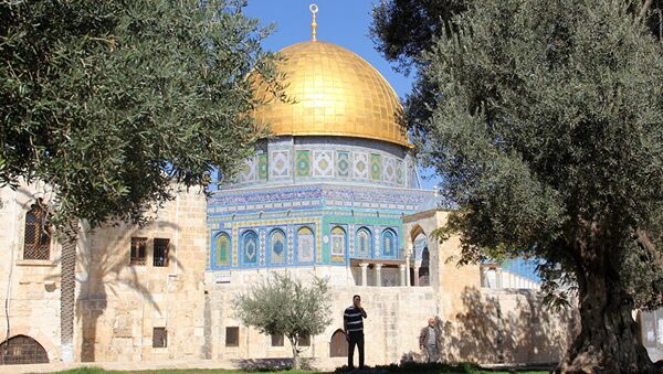 Kubat as Sahras mošeja Tempļa kalnā Jeruzalemē. Foto no arhīva - Sputnik Latvija