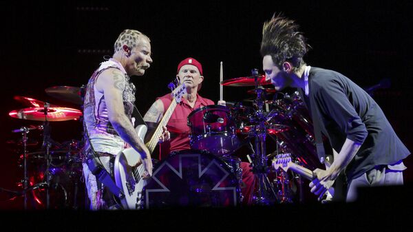 Музыкальная группа Red Hot Chili Peppers Музыкальная группа Red Hot Chili Peppers - Sputnik Latvija
