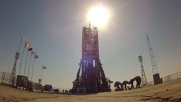 Союз 53-й экспедиции на МКС готовят к старту - Sputnik Латвия