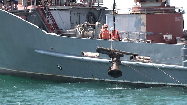 Российские моряки подняли пушку с корабля времен ВОВ - Sputnik Латвия
