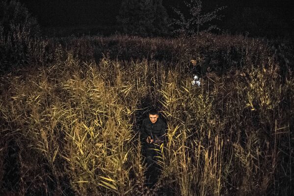 Стритрейсеры на ночных рейдах по поиску банды ГТА - Sputnik Латвия