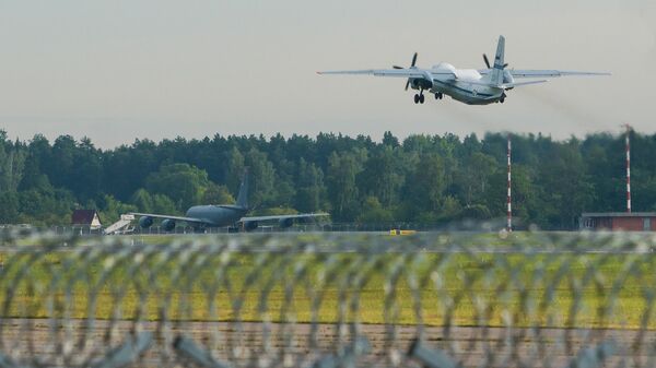 Самолет АН-30Б ВВС России, участвующий в программе Открытое небо, в аэропорту Рига - Sputnik Latvija