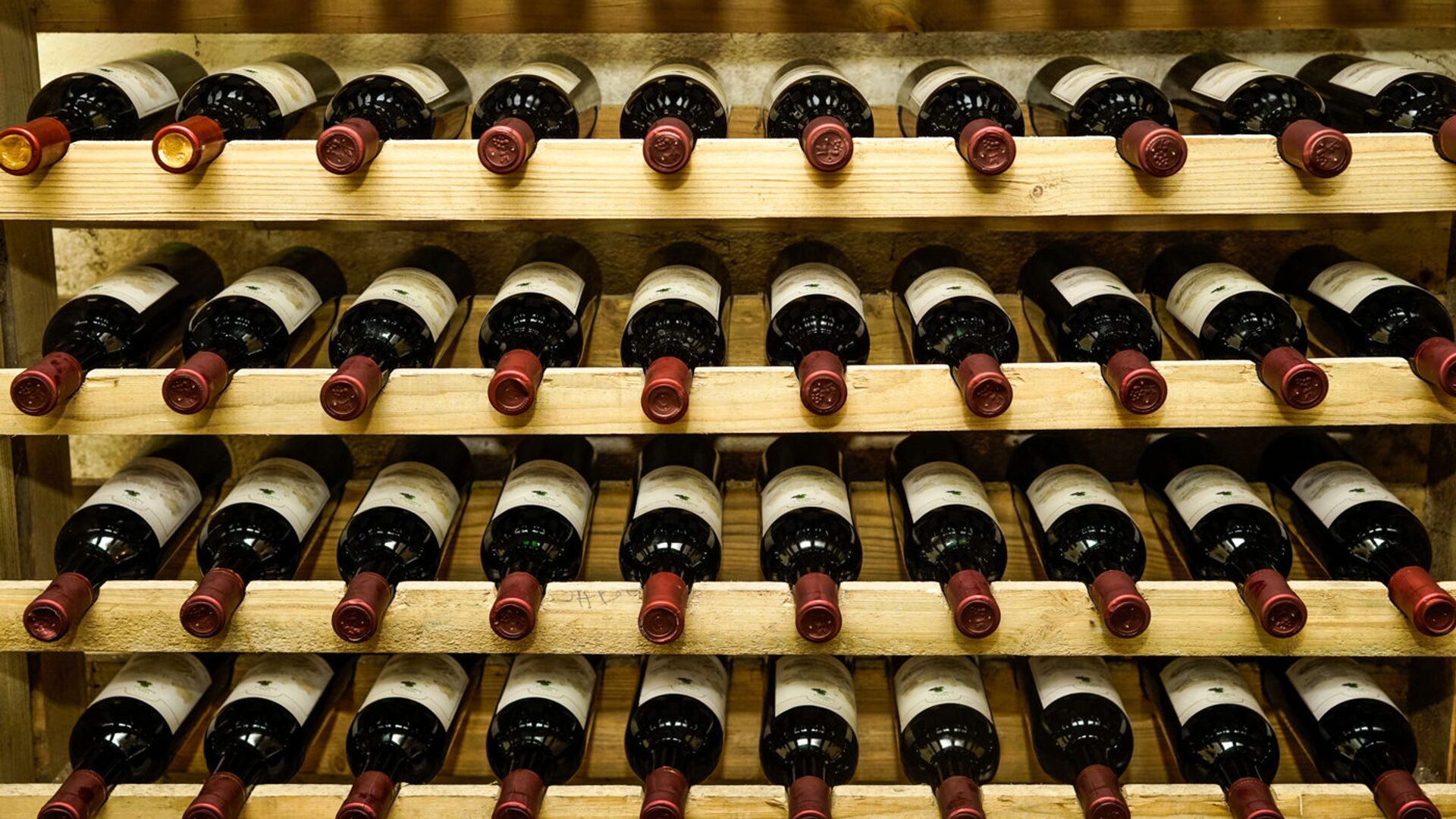 Винодельня производит 10000 бутылок в год - Sputnik Латвия, 1920, 30.11.2021
