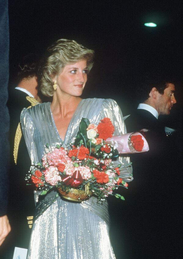 Принцесса Уэльская Диана прибыла на обед во время своего визита в Австралию, 7 ноября 1985 года - Sputnik Латвия