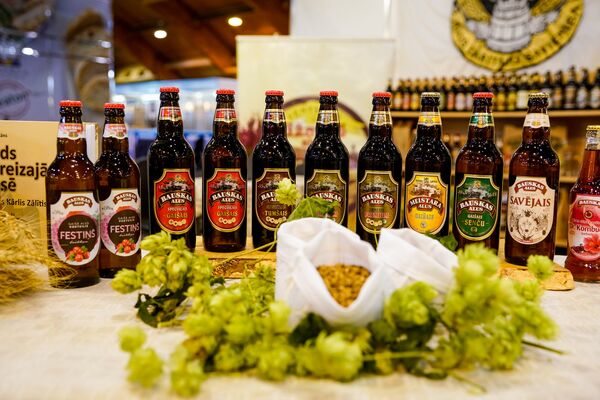 Продукция пивоваренной фабрики Bauskas Alus Продукция пивоваренной фабрики Bauskas Alus - Sputnik Латвия