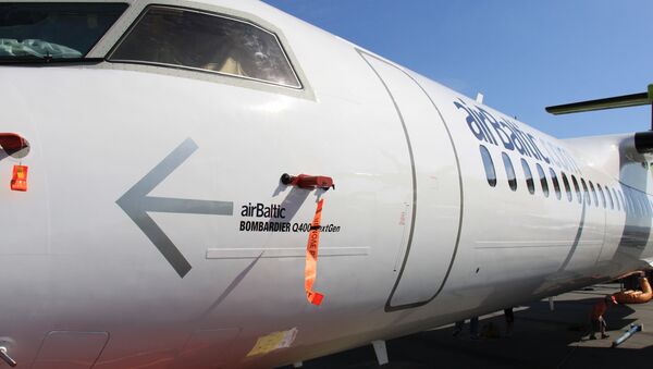 Самолет Bombardier Q400 компании Airbaltic - Sputnik Латвия