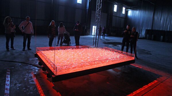 Инсталляция художника Волдемарса Йохансонса Поток света - Sputnik Латвия