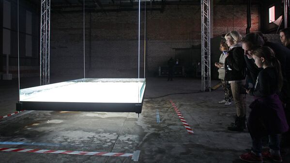 Инсталляция художника Волдемарса Йохансонса Поток света - Sputnik Латвия