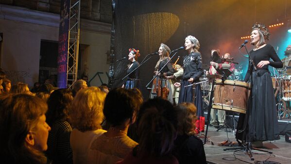Концерт фольклорной музыки в Старом городе - Sputnik Латвия