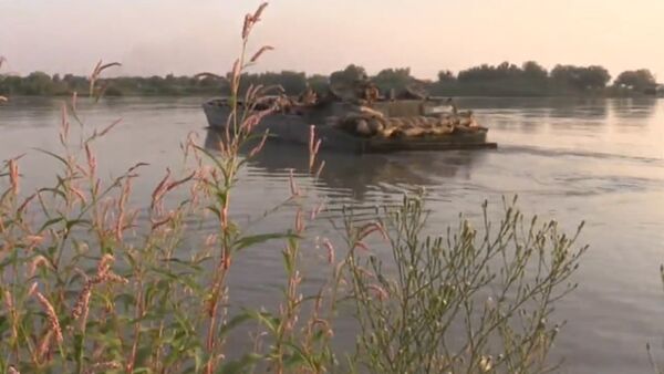 Подразделения сирийской армии форсировали западный берег реки Евфрат - Sputnik Латвия