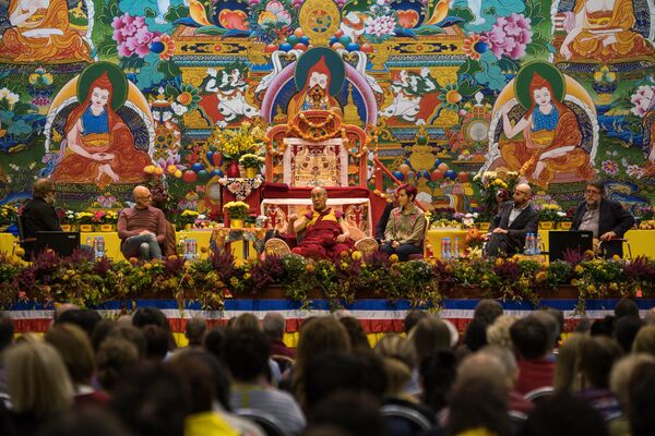 Учения Его Святейшества Далай-ламы XIV для стран Балтии и России прошли в Риге - Sputnik Латвия