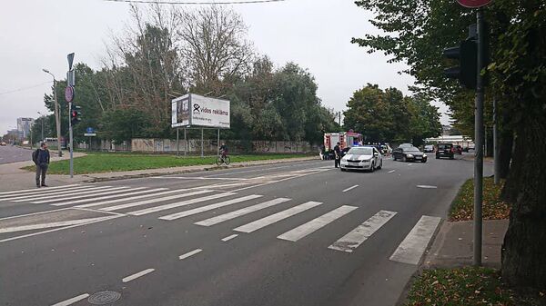 Авария на пешеходном переходе в Риге на улице Ханзас Авария на пешеходном переходе в Риге на улице Ханзас - Sputnik Латвия