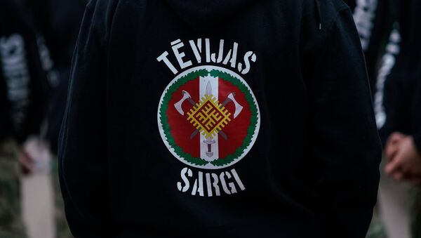 Члены радикальной националистической группировки Tēvijas sargi (Стражи Отечества) - Sputnik Latvija