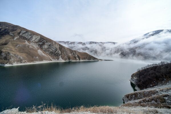 Высокогорное озеро Кезеной-Ам в Веденскеом районе Чеченской республики - Sputnik Латвия