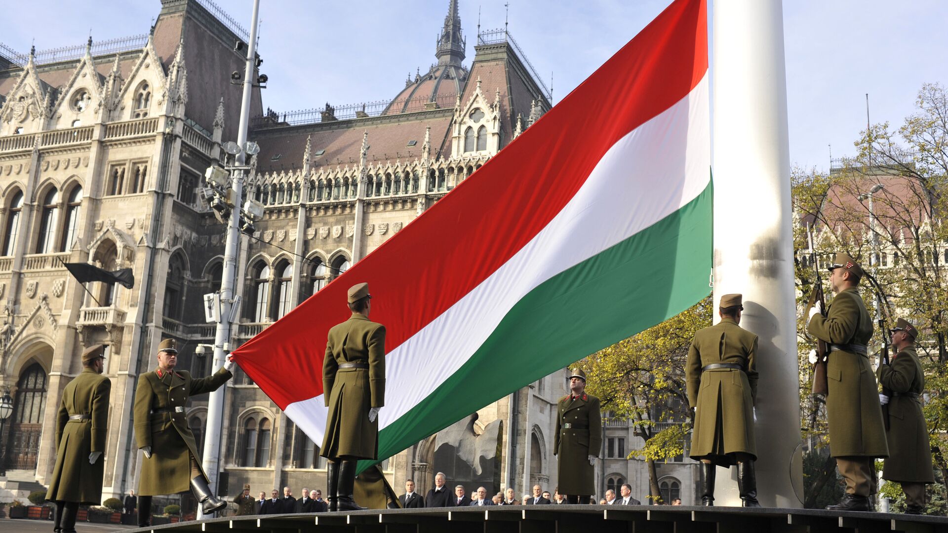 Поднятие национального флага Венгрии в Будапеште - Sputnik Латвия, 1920, 29.06.2021