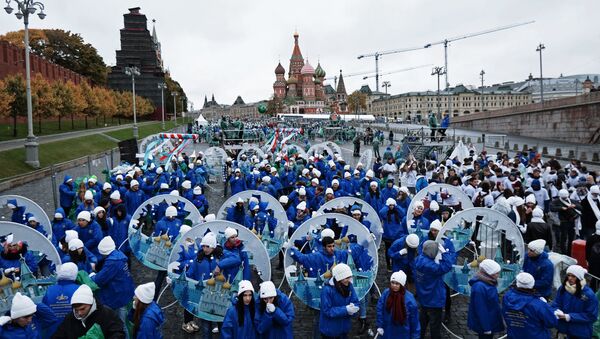 Карнавальное шествие в рамках XIX Всемирного фестиваля молодежи и студенчества - Sputnik Латвия
