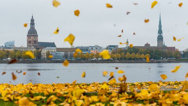 Золотая осень на рижских улицах - Sputnik Latvija