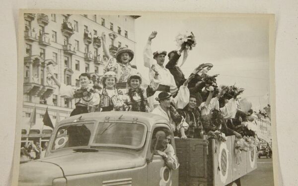 Фестиваль молодежи и студентов 1957 года в Москве в объективе Вильберта Веберга. Экспозиция Музея Москвы Фестиваль молодежи и студентов 1957 года в Москве в объективе Вильберта Веберга. Экспозиция Музея Москвы - Sputnik Латвия