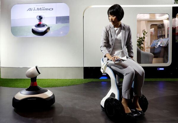Honda ChairMobi Ai-miimo на автосалоне Tokyo Motor Show 2017 Honda ChairMobi Ai-miimo на автосалоне Tokyo Motor Show 2017 - Sputnik Латвия