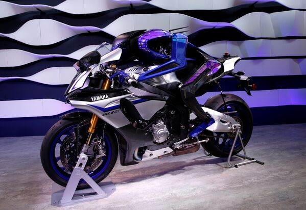 Yamaha представила человекоподобного робота MOTOBOT Ver.2 на автосалоне Tokyo Motor Show 2017 Yamaha представила человекоподобного робота MOTOBOT Ver.2 на автосалоне Tokyo Motor Show 2017 - Sputnik Латвия