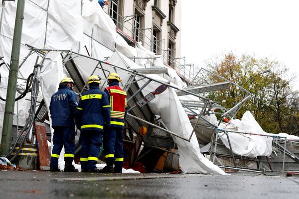 Разрушения в результате шторма Герварт в Германии - Sputnik Латвия