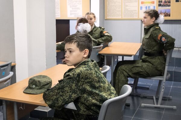 Кадетский класс в московской школе Кадетский класс в московской школе - Sputnik Латвия