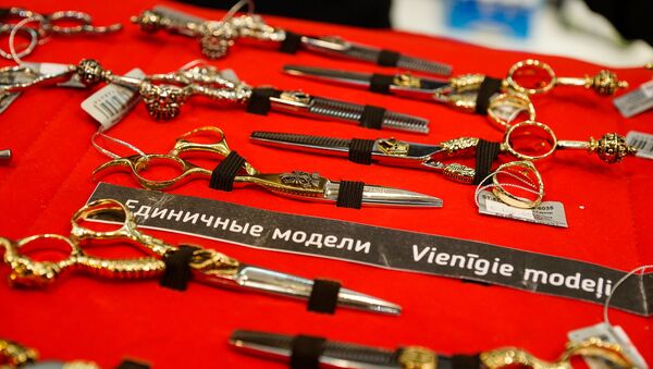 Ножницы для парикмахеров выглядят как произведение искусства - Sputnik Латвия