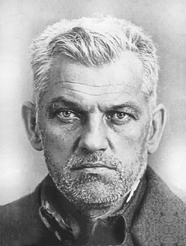 Янис Берзиньш после ареста в 1937 году Янис Берзиньш после ареста в 1937 году - Sputnik Латвия