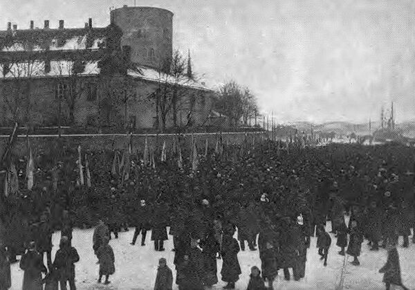 18 ноября 1920 года у Рижского замка 18 ноября 1920 года у Рижского замка - Sputnik Latvija