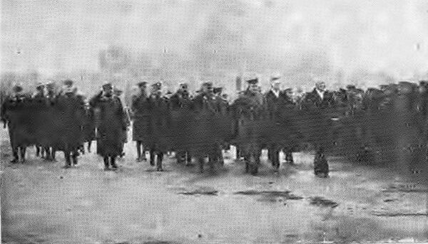 18 ноября 1923 года парад в плохих погодных условиях 18 ноября 1923 года парад в плохих погодных условиях - Sputnik Latvija
