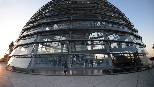 Купол над зданием Рейхстага в Берлине - Sputnik Латвия