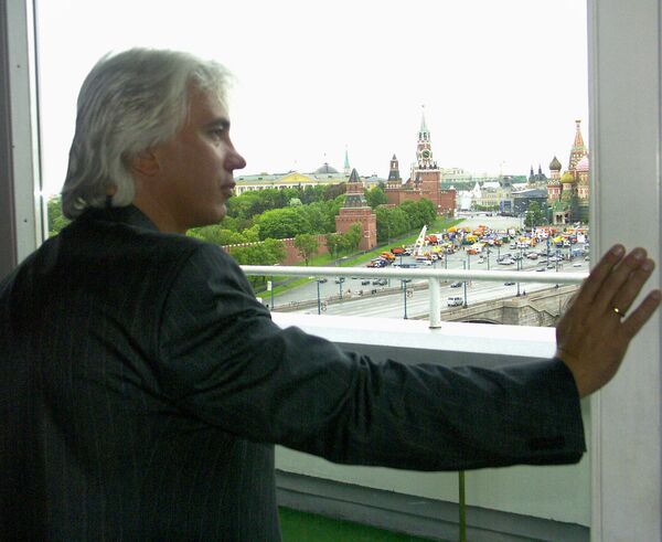 Д.Хворостовский на пресс-конференции, посвященной предстоящему концерту на Красной площади Д.Хворостовский на пресс-конференции, посвященной предстоящему концерту на Красной площади - Sputnik Латвия