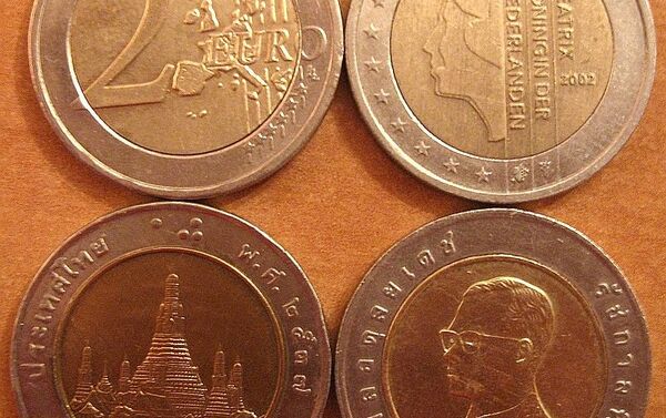 Евро и тайский бат - Sputnik Латвия