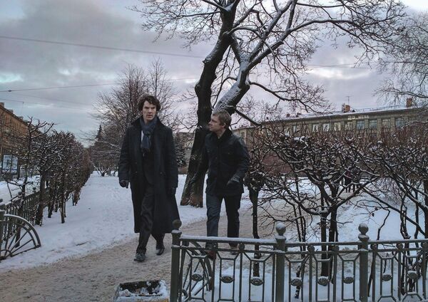 Шерлок и Ватсон прогуливаются в Петербурге - Sputnik Латвия