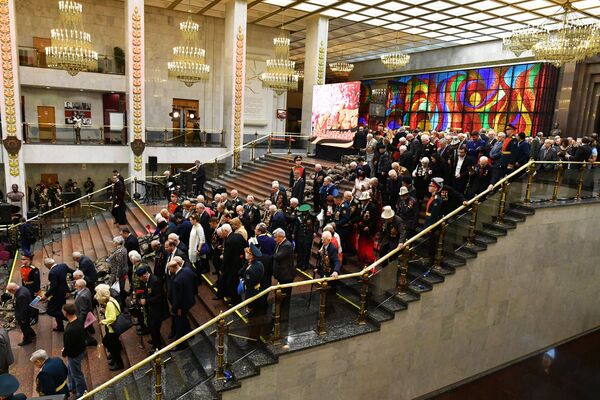 Ветераны России, СНГ и стран Балтии на Балу Победителей в Центральном музее Великой Отечественной войны на Поклонной горе в Москве Ветераны России, СНГ и стран Балтии на Балу Победителей в Центральном музее Великой Отечественной войны на Поклонной горе в Москве - Sputnik Латвия