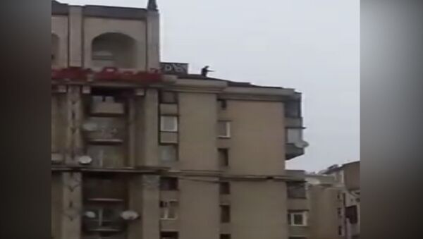 Mihails Saakašvili Kijevā draudējis mesties no jumta - Sputnik Latvija