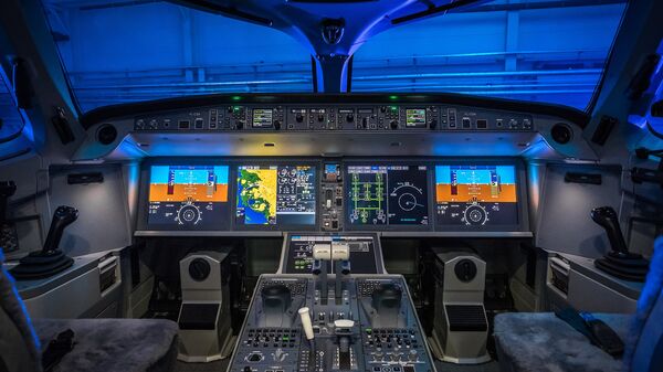 В кабине самолета Bombardier CS300 авиакомпании airBaltic - Sputnik Латвия