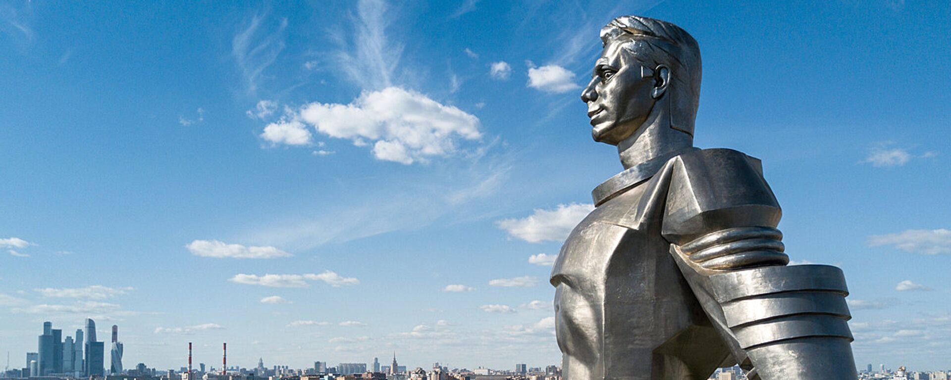 Памятник Ю.А. Гагарину на Ленинском проспекте  - Sputnik Латвия, 1920, 12.04.2022