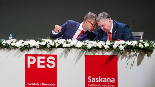Нил Ушаков и Янис Урбанович на съезде партии Согласие - Sputnik Латвия