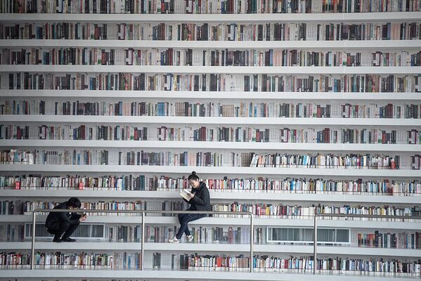 Библиотека в городе Тяньцзинь , Китай - Sputnik Латвия