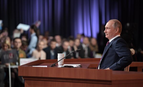 Ежегодная большая пресс-конференция президента РФ Владимира Путина - Sputnik Латвия