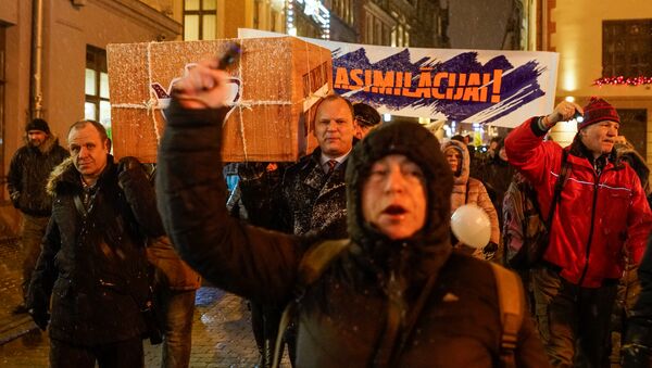 Акция в защиту русских школ в Риге, 14 декабря 2017 года - Sputnik Latvija